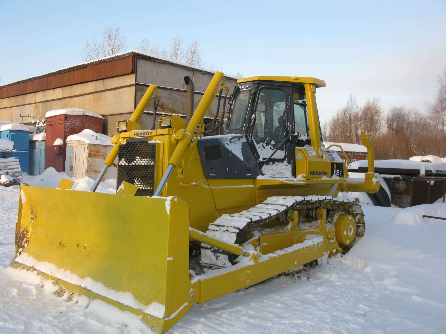 Бульдозер KOMATSU D65E-12